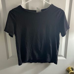 Black crop top tee